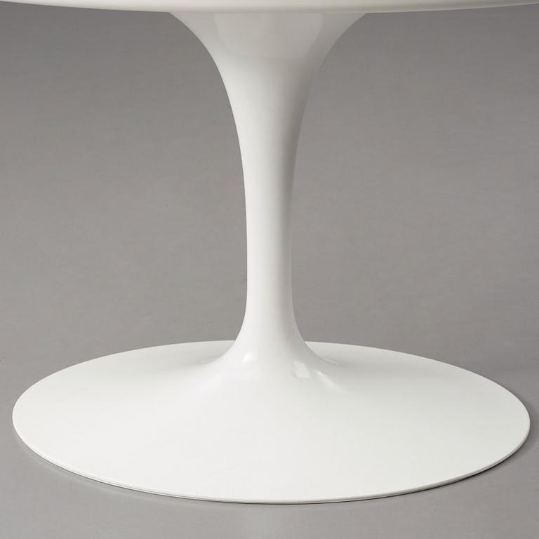 Eero Saarinen, a 'Tulip' dining table, Knoll International, 21st Century.