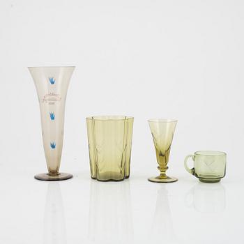 Edvin Ollers, 39 pieces of a glass service and a glass vase, Elme Glasbruk, Sweden, 1930.