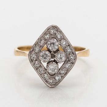 Sormus, briljantti- ja 8/8-hiotut timantit, 18K kultaa.