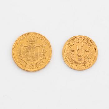 Oscar II guldmynt, 2 st, 10 kronor 1883 och 5 kronor 1899.