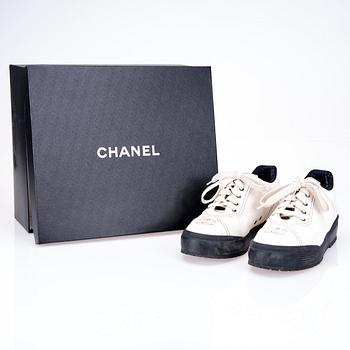 SKOR, Chanel.