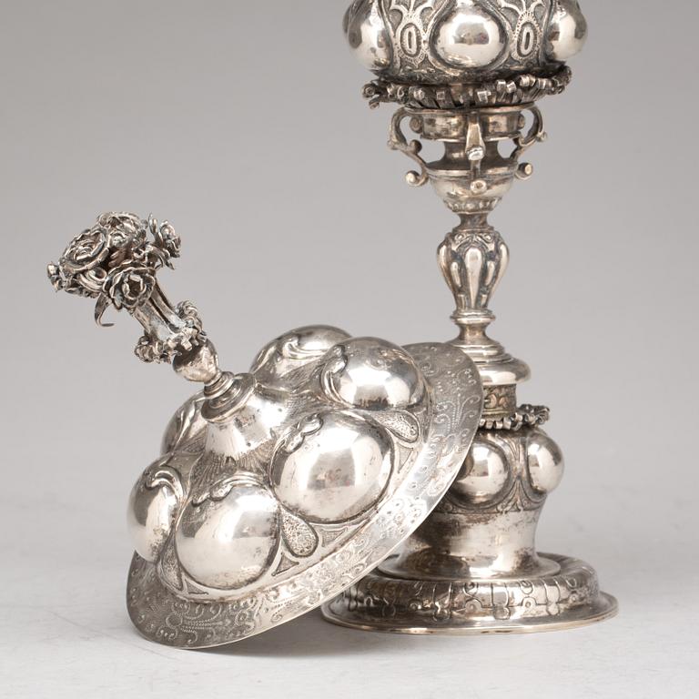 POKAL, silver, barockstil, 1800-tal. Vikt ca 552g.