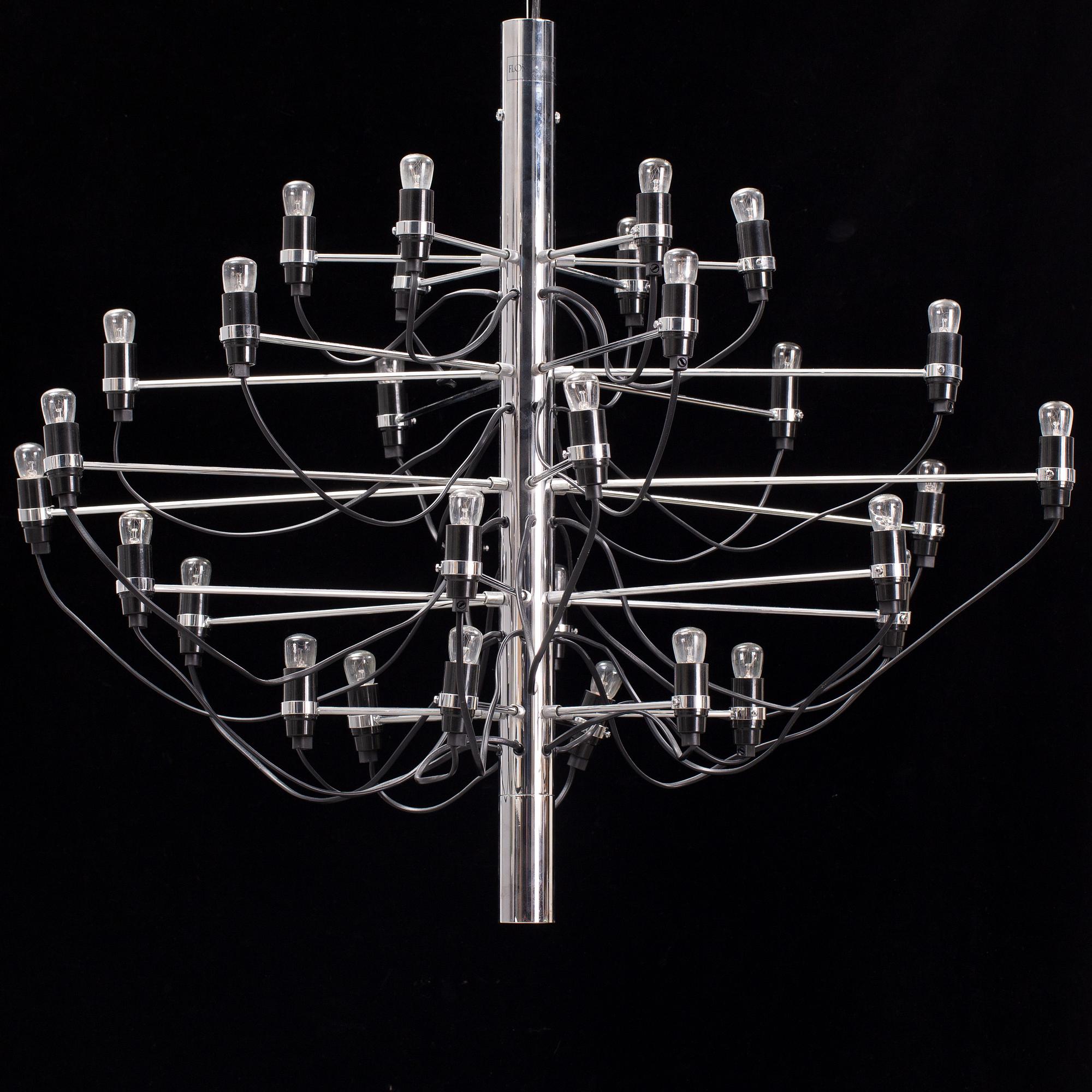 Gino Sarfatti, a "2097/30" chandelier, Flos.