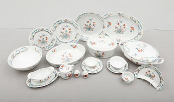 MATSERVIS, 86 delar, porslin, "Décor Chantilly", Limoges, porcelaine de Paris, 1900-talets mitt.