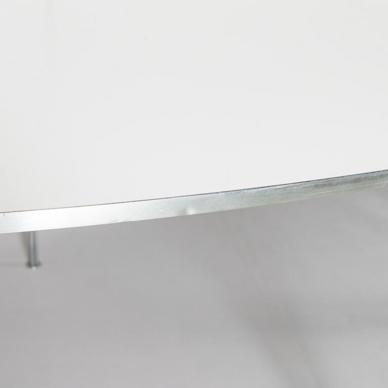 Bruno Mathsson & Piet Hein, dining table, "Superellips", Fritz Hansen, Danmark.