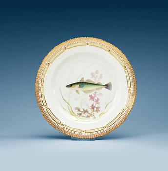 676. A set of 22 Royal Copenhagen 'Fauna Danica' dinner plates, 20th Century.