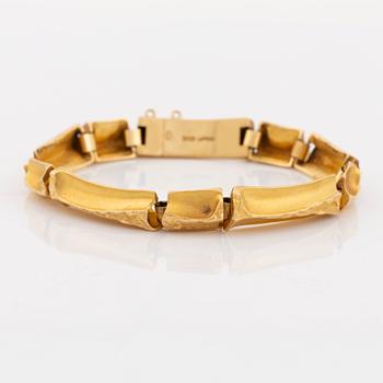 An 18K gold Lapponia bracelet.