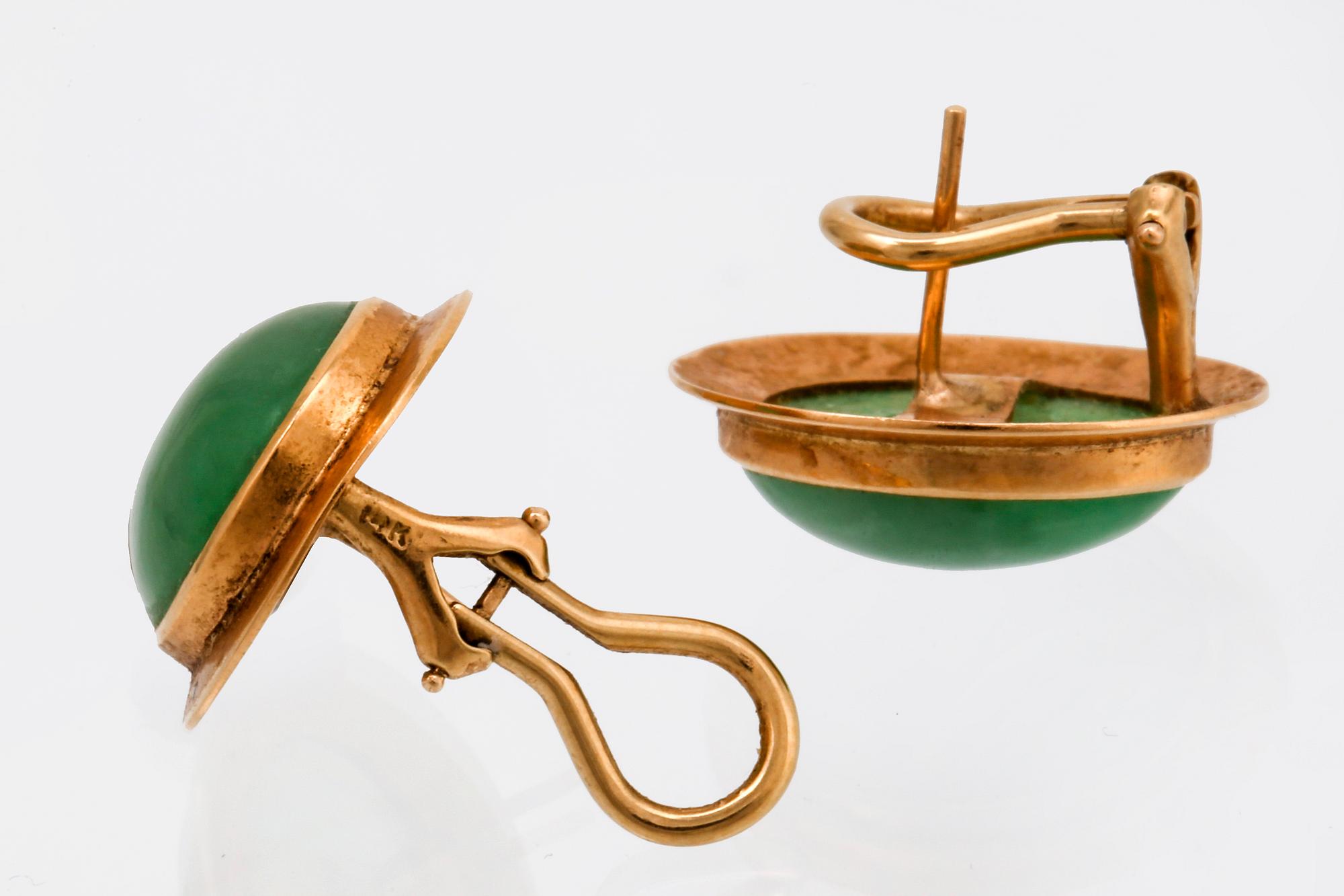 Örhängen 18K guld med jadeite, höjd ca 2 cm stift och clips.