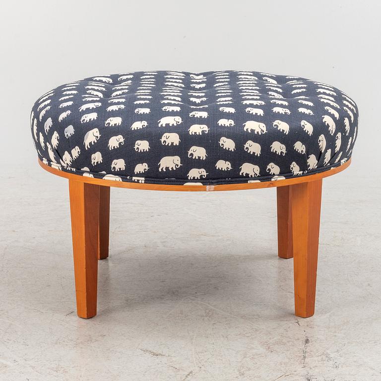 Josef Frank, stool model B647, Firma Svenskt Tenn.