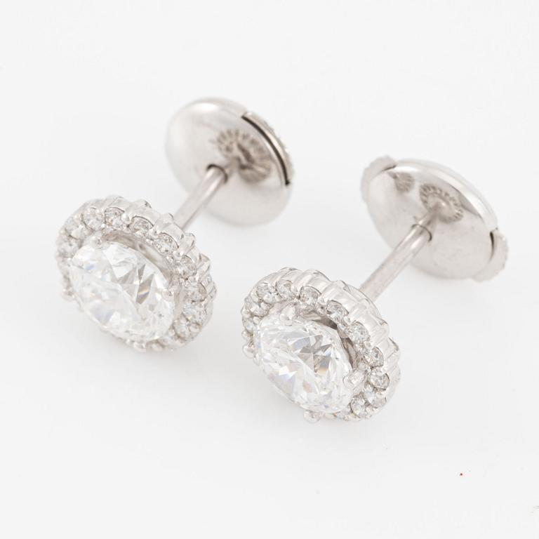 Earrings, 18K white gold set with brilliant-cut diamonds, accompanied by GIA dossier.