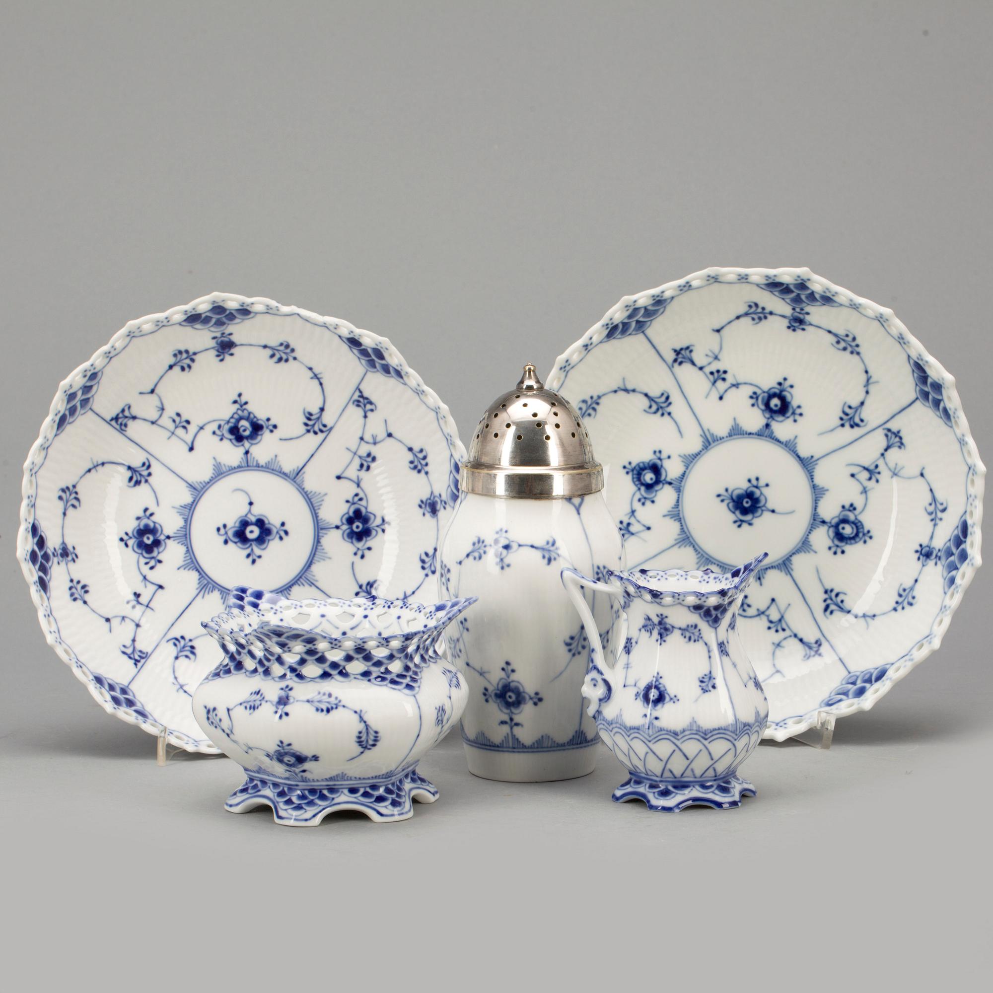 SERVISDELAR, 5 st, porslin, Royal Copenhagen "Musselmalet".