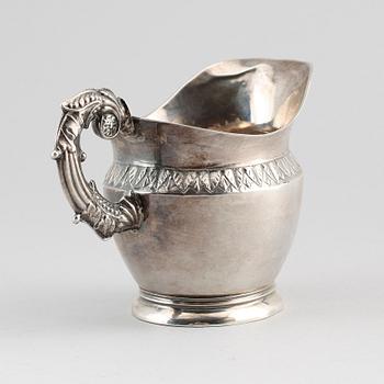 GRÄDDKANNA, silver, Carl Gustaf Hjulström, Köping, 1832. Vikt ca 47 gram.
