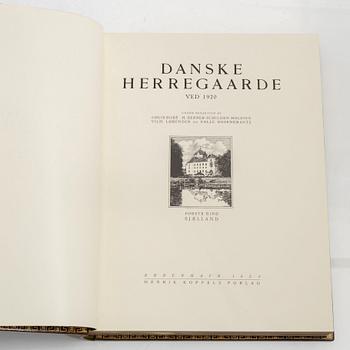 Bokverk, "Svenska Slott och Herresäten", 12 volymer (9+3) samt "Danske Herregaarde ved 1920", 3 volymer.