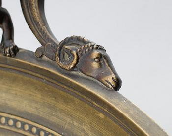 TAZZA, brons, signerad F Levillain.