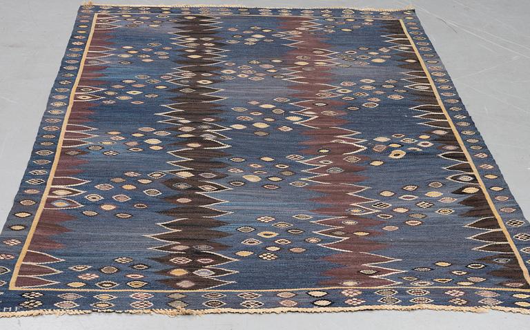 Barbro Nilsson, a carpet, "Snäckorna", tapestry weave, ca 300 x 202,5 cm, signed AB MMF BN.