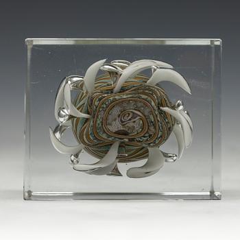 ÅRSKUB, glas, signerad Oiva Toikka, Nuutajärvi 1981, numrerad 1280/2000.