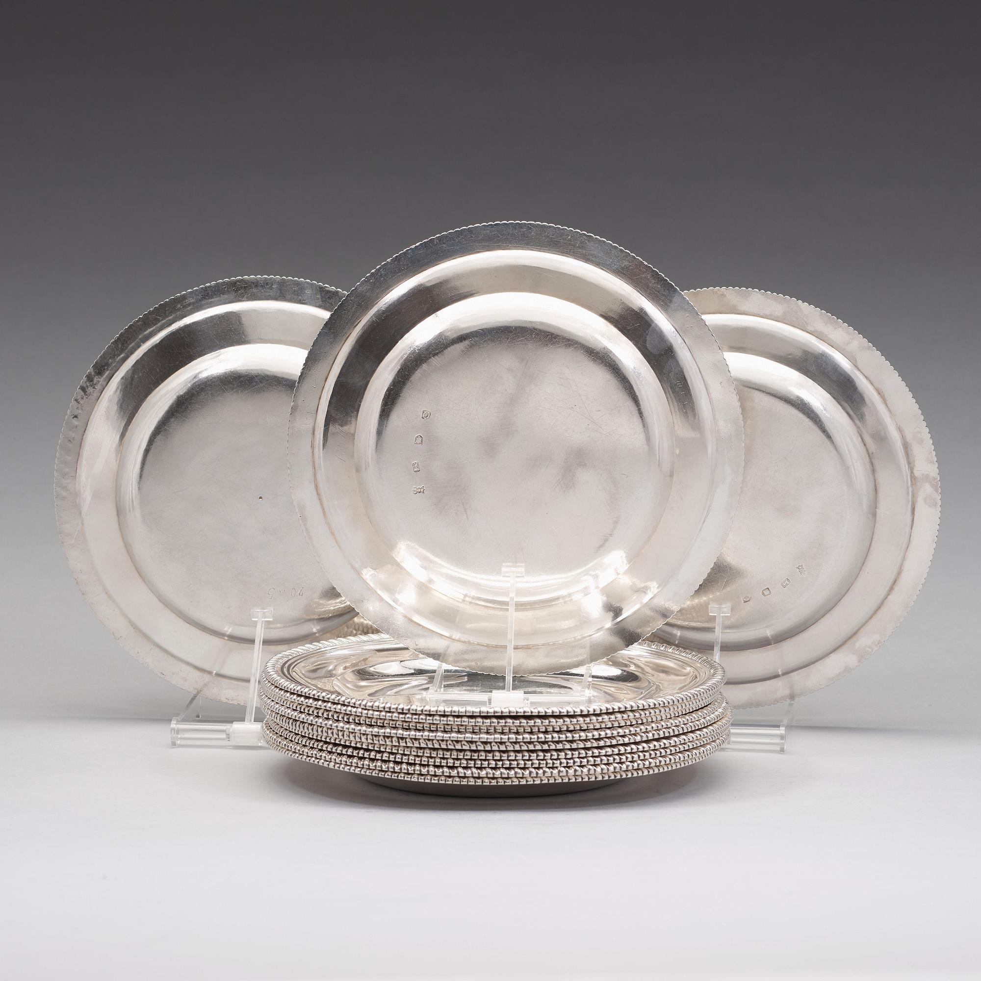 John Le Sage och Georg Hunter I, tallrikar 12 st, silver, London 1731 och 1762.