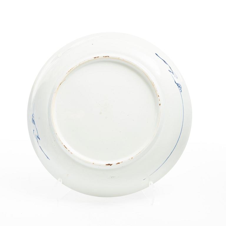 A group of three large Chinese blue and white porcelain dishes, Qing dynasty, Kangxi (1662-1722).