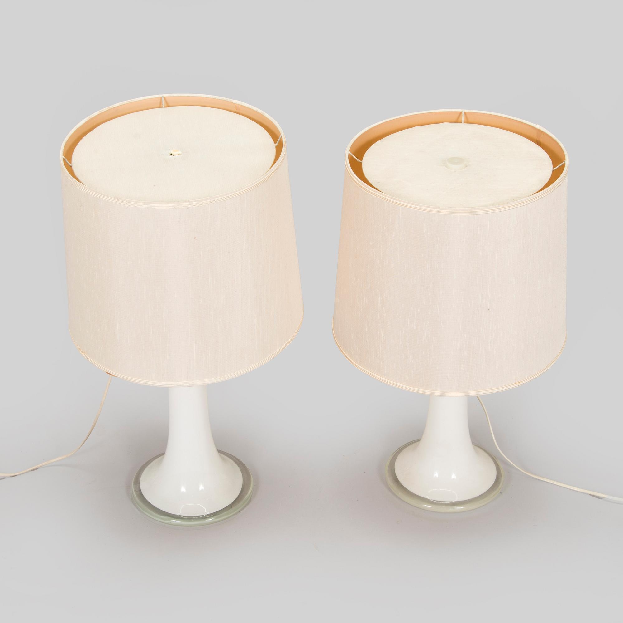 Lisa Johansson-Pape, pöytävalaisimia, 2 kpl, malli 46-017, Stockmann Orno 1960-luku.