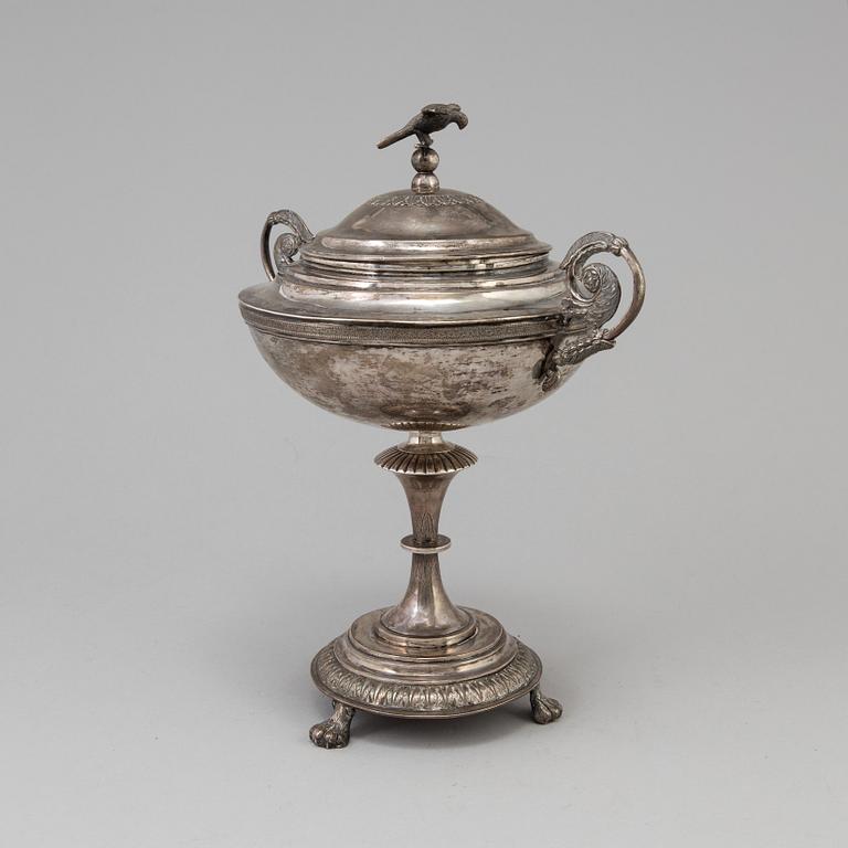 SOCKERSKÅL, silver, Carl Petter Lampa, Stockholm 1824. Vikt ca 780 gram.