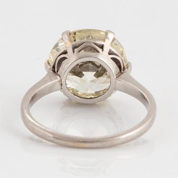 Ring platina med en gammalslipad diamant ca 5.50 ct kvalitet ca O/R vs.