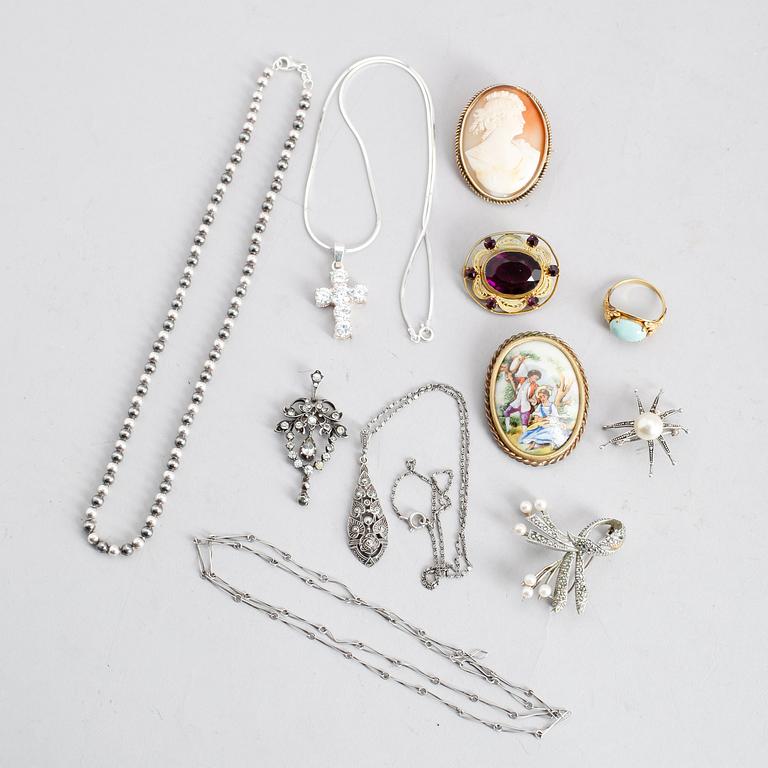 SAMLING SMYCKEN, silver och bijouterier.