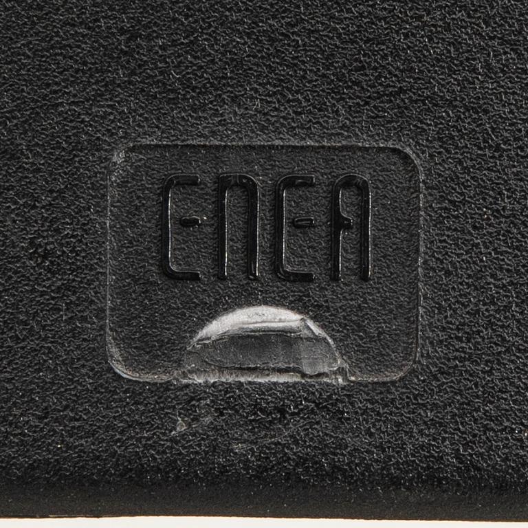 Bord samt stolar 3 st Enea design Spanien 2000-tal.