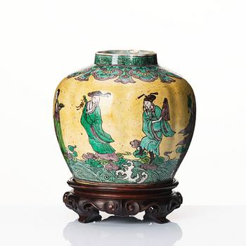 A melon shaped jar decorated with the eight immortals, 17th Century.