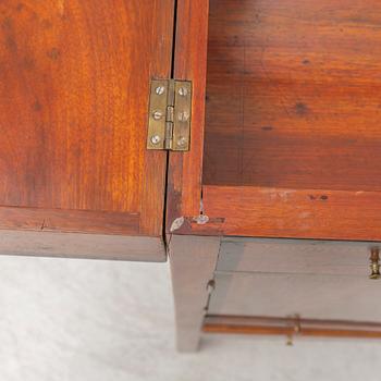Toilette furniture, circa 1800.