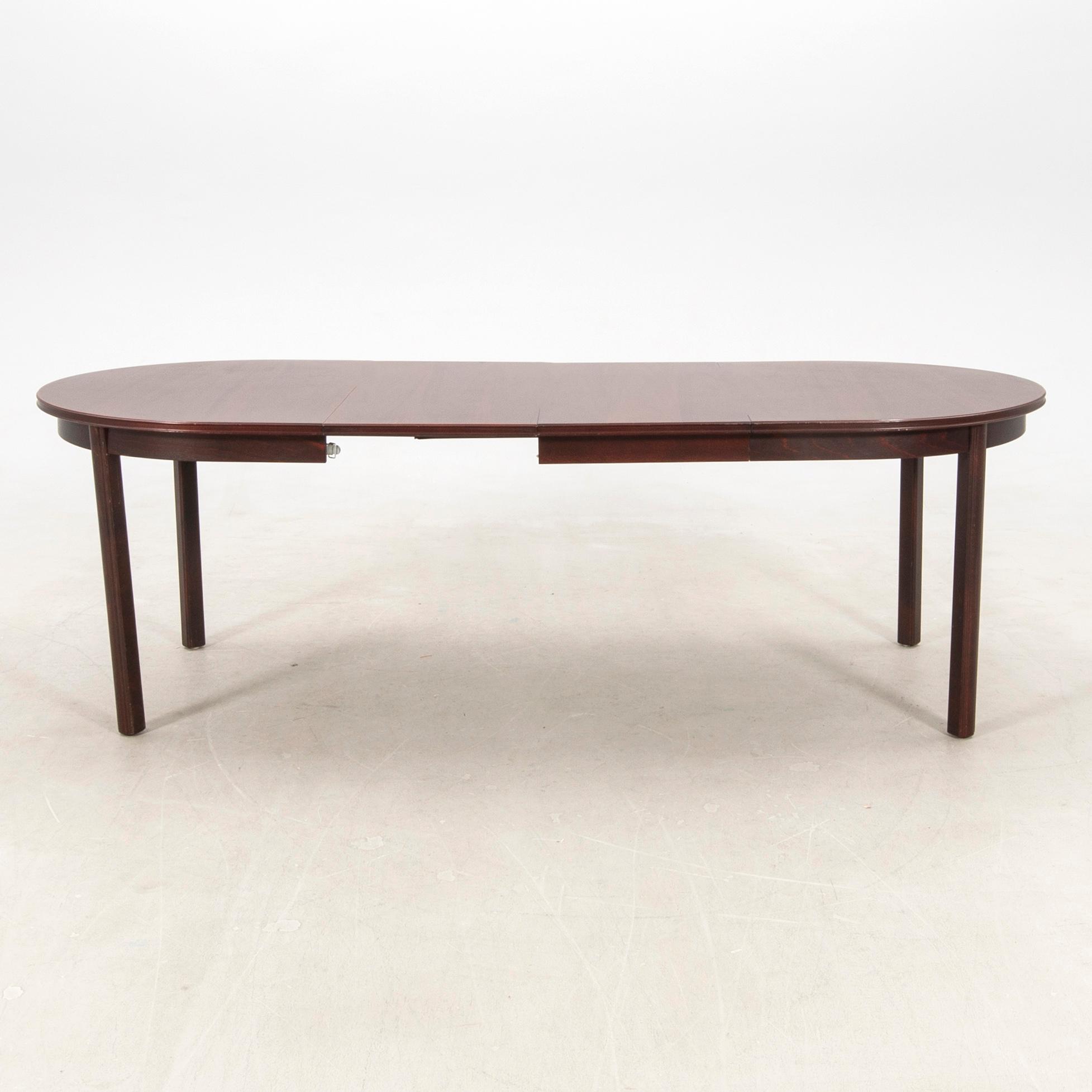 Dining table, late 20th century.