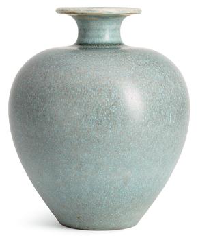 539. An Erich & Ingrid Triller stoneware vase, Tobo.