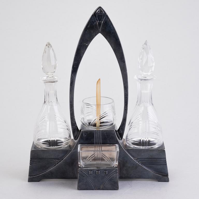 BORDSSURTOUT, Jugend, försilvrad metall och glas, WMF, Tyskland tidigt 1900-tal.