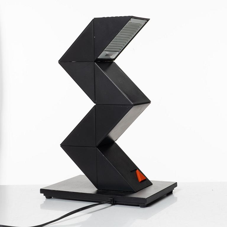 Shui L. D. Chan, bordslampa, "Zig-Zag", Massive-Elite, 1980-tal.