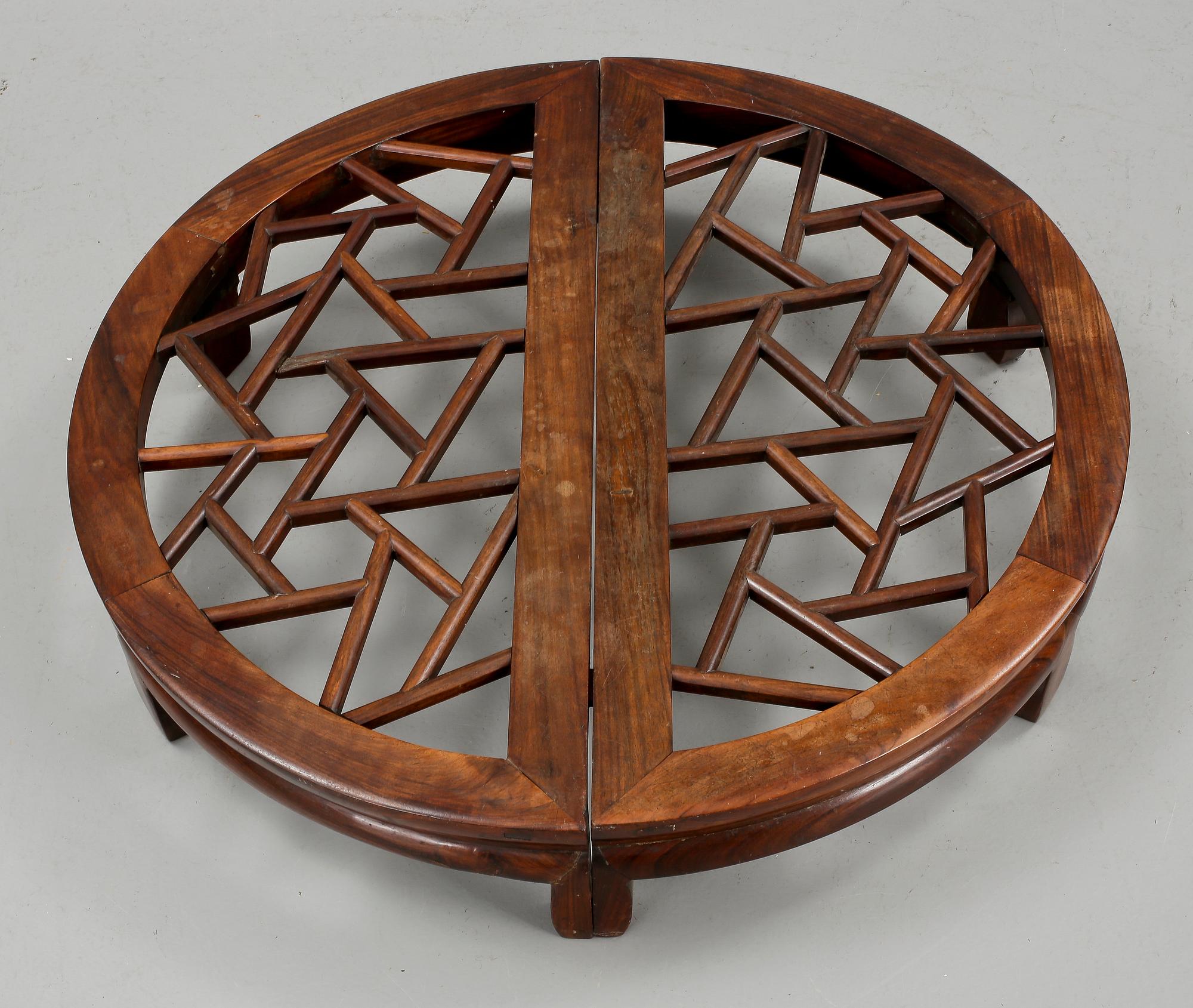 BORD, tvådelat, orientaliskt, 1800/1900-tal.