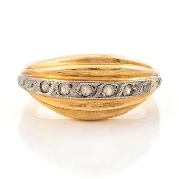 Ring, 18K gold with small white stones.