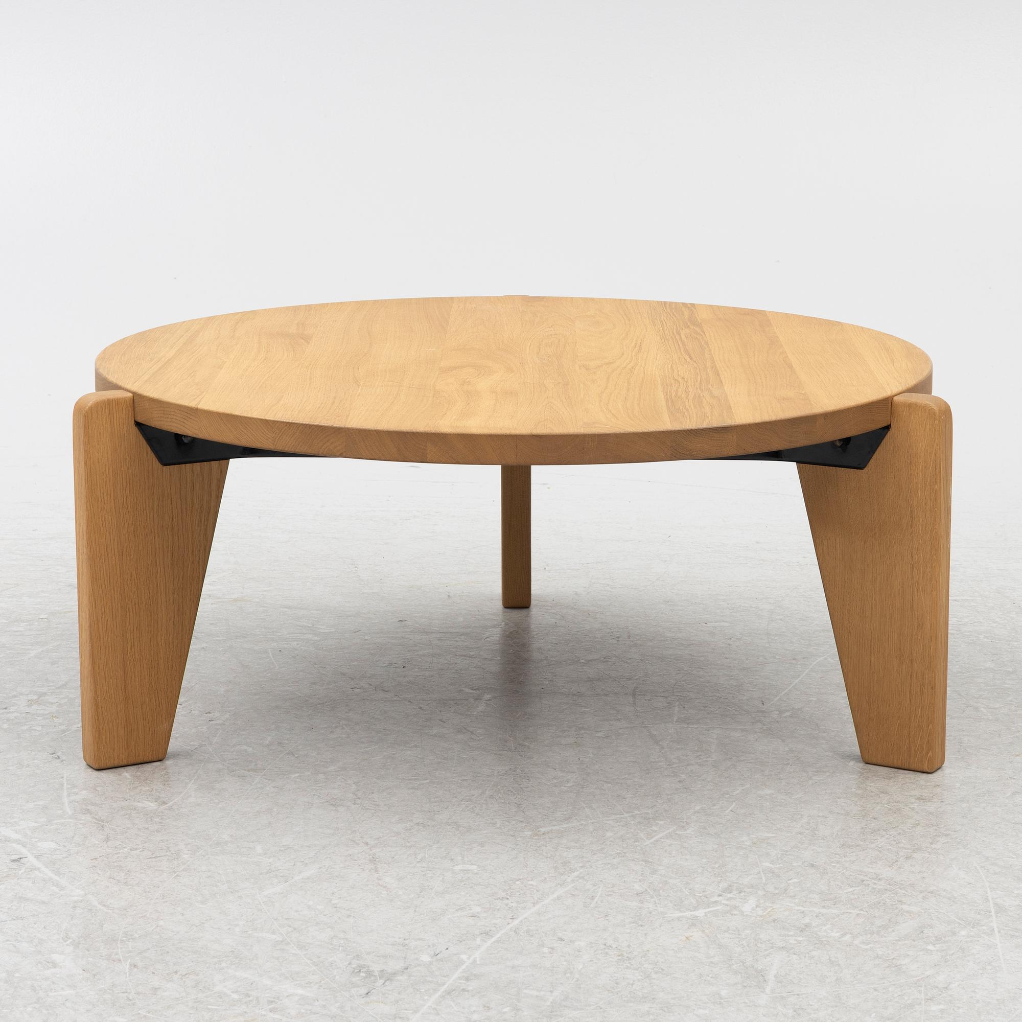 Jean Prouvé, a 'Guéridon Base' coffe table, Vitra, 21st century.