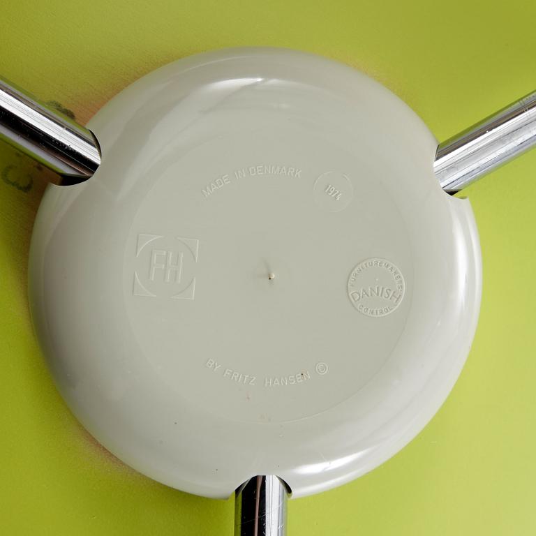 STOL, 3 st, "Myran", Arne Jacobsen för Fritz Hansen, daterade 1992.