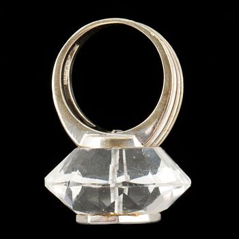 RING, 18k vitguld med diamanter och konstmaterial, ca 0,48ct. Vikt ca 10g.