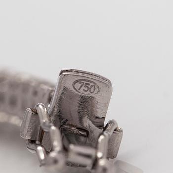 Tennisarmband, 18K vitguld, med briljantslipade diamanter.