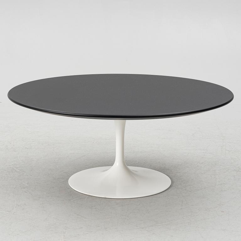 Eero Saarinen, soffbord, "Tulip", Knoll International.