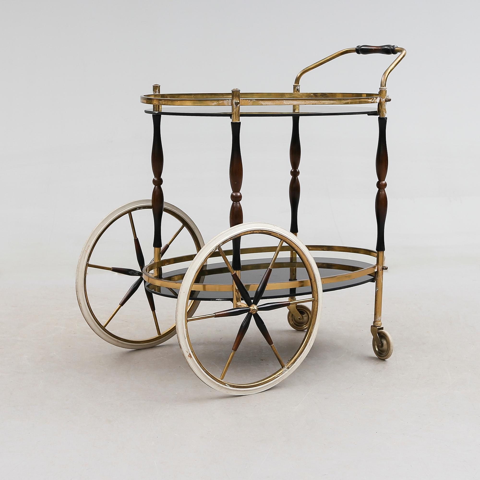 SERVERINGSVAGN, 1900-talets andra hälft.