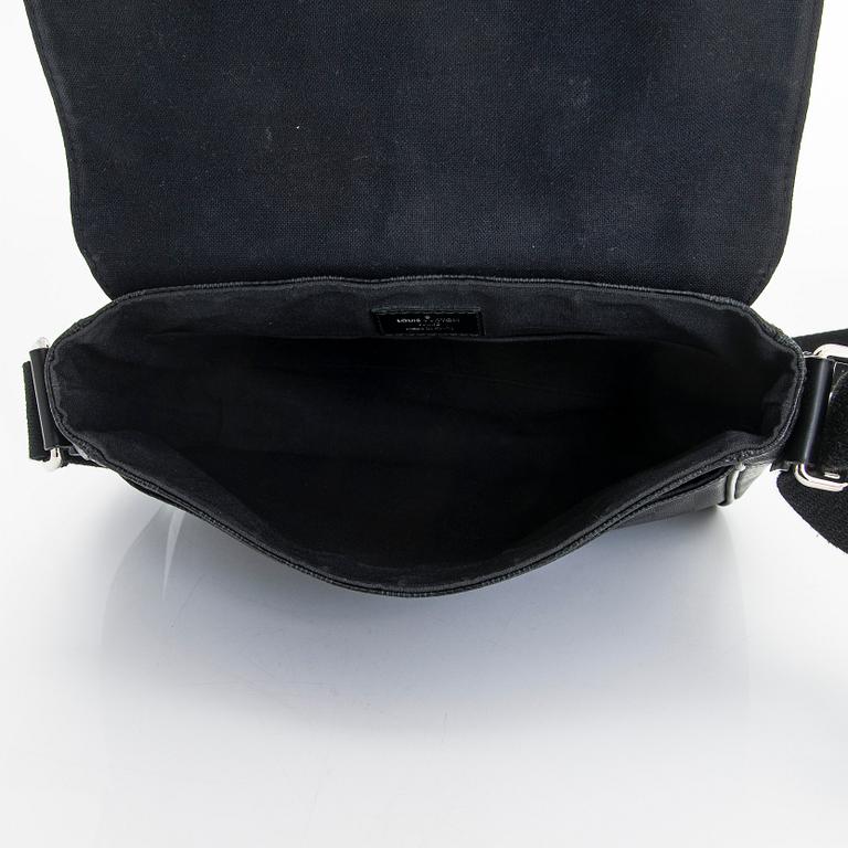 Louis Vuitton, A Damier Graphite 'District PM Messenger' Bag.