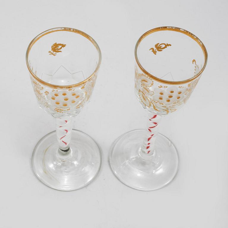 GLAS, ett par, troligen 1700-tal.