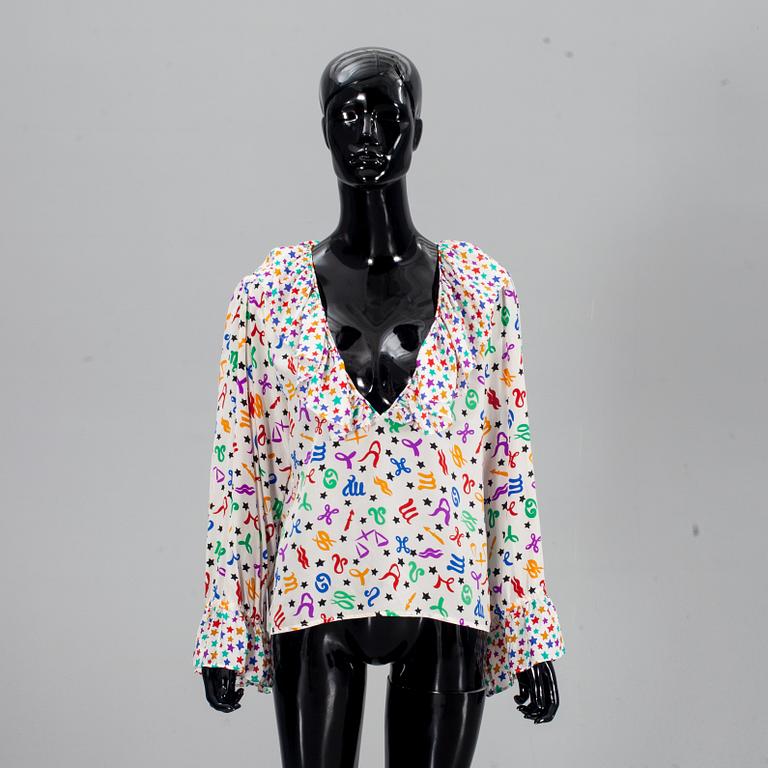 BLUS, Yves Saint Laurent.