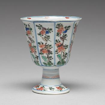 POKAL, porslin. Qingdynastin, Kangxi (1662-1722).