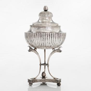 An Swedish Empire Style silver sugar bowl, maker's mark of Magnus Lönberg, Borås, Sweden 1818.