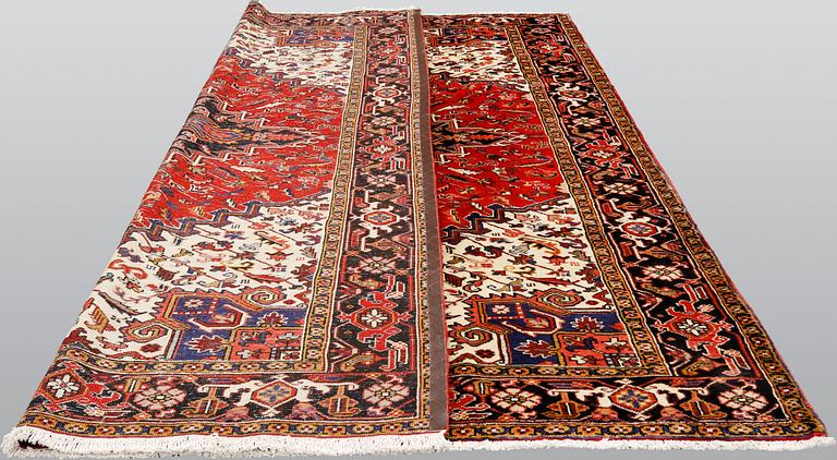 A carpet, Heriz, so called Gorovan, ca 350 x 258 cm.