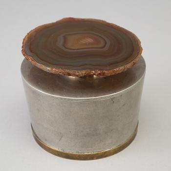 ESTRID ERICSON, tennburk med lockknopp i agat, Firma Svenskt tenn, 1930.
