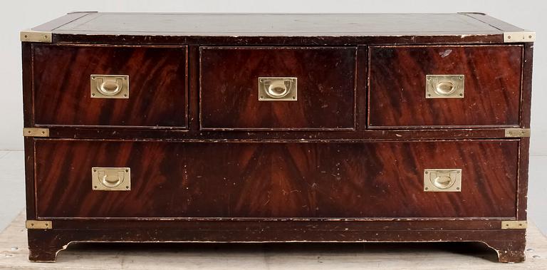 BYRÅ/SIDEBOARD, "Military style", 1900-tal.