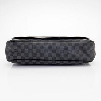 Louis Vuitton, a Damier Graphite 'Daniel MM Messenger Bag.